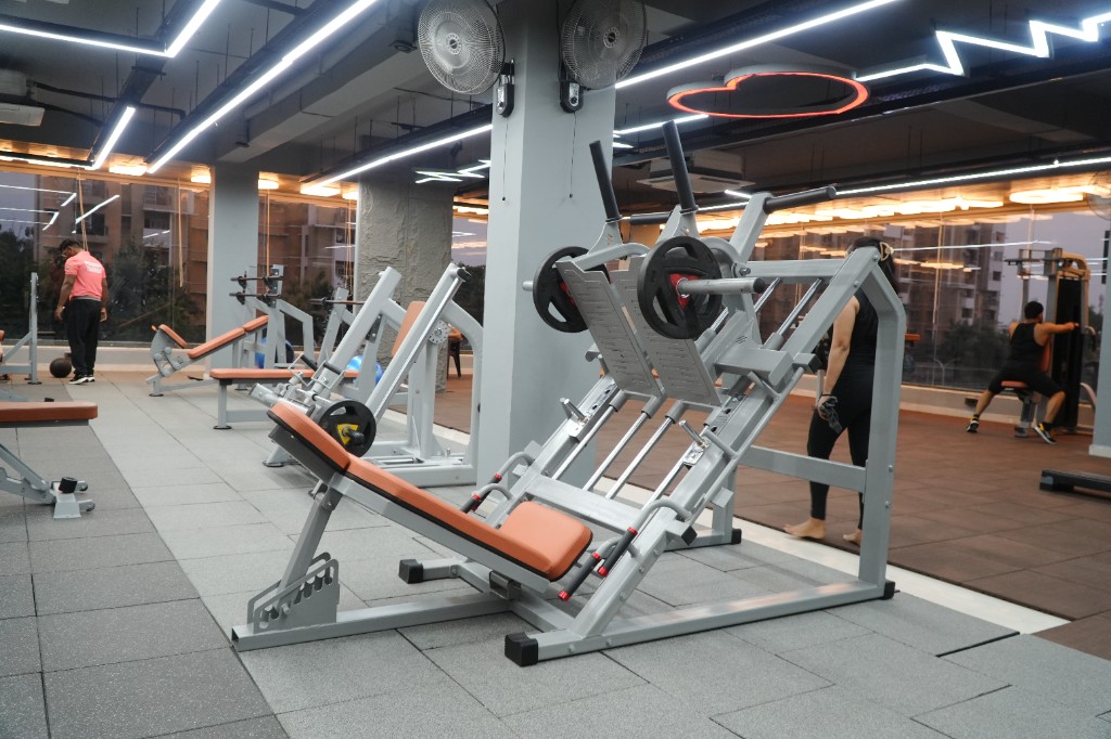 Leg press and hack squat line